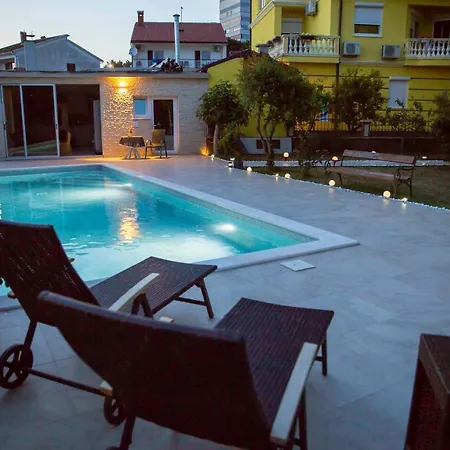 Mery Διαμέρισμα *